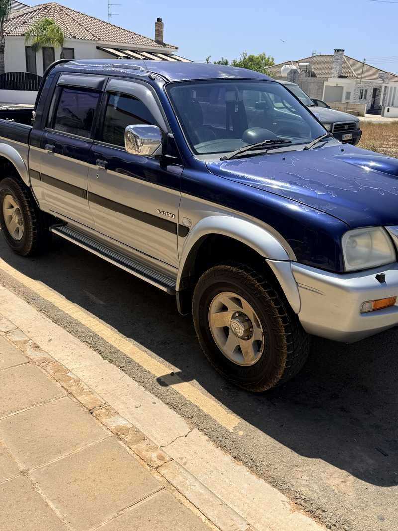 2002 Mitsubishi L200 2,5L 2002 Cyprus