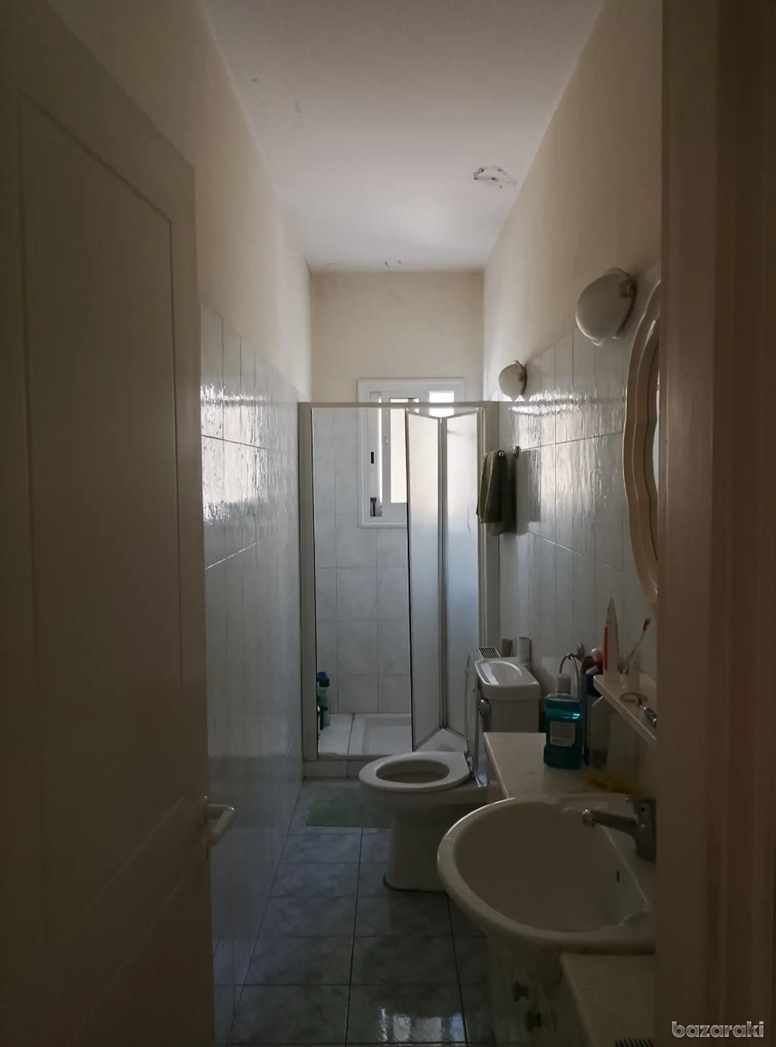 Room — 8