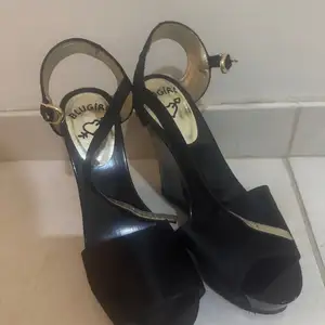 Blugirl blumarine, Επαρχία Λευκωσίας — Λευκωσία - Άγιος Αντώνιος