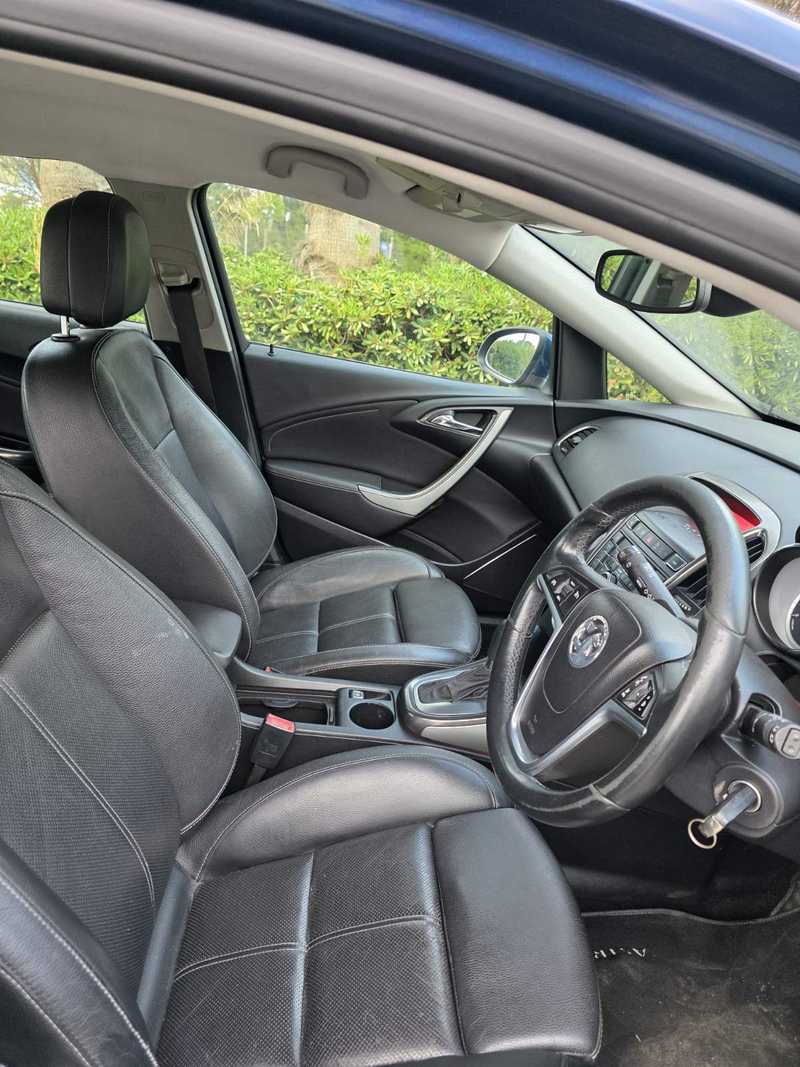 2011 Opel, Vauxhall Astra 1,9L 2011 Cyprus