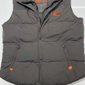 Superdry tokyo athletic edition 5 puffer vest with hood, Nicosia — Lakatameia - Archangelos-Anthoupoli