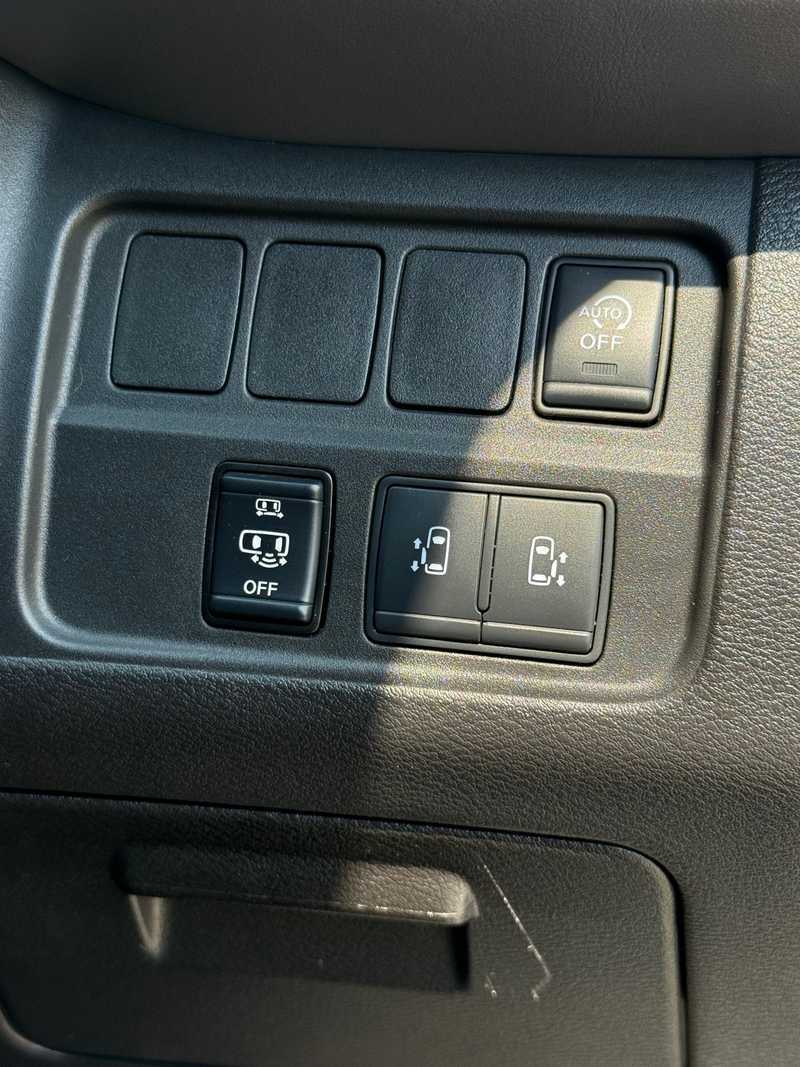 2022 Nissan Serena 2,0L 2022 Cyprus