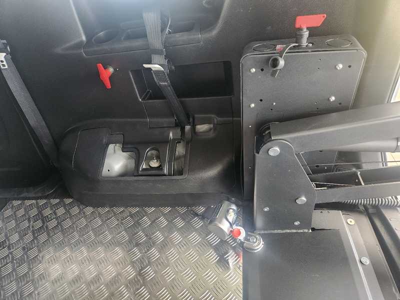 2014 Nissan Serena 2,0L 2014 Cyprus