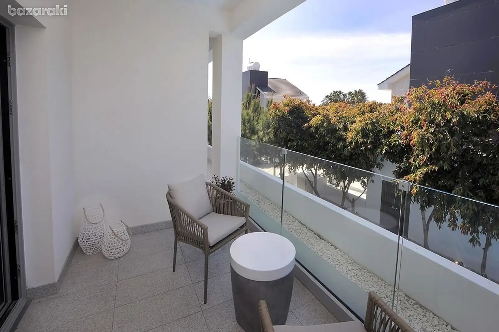 House, 3 bedrooms — 16