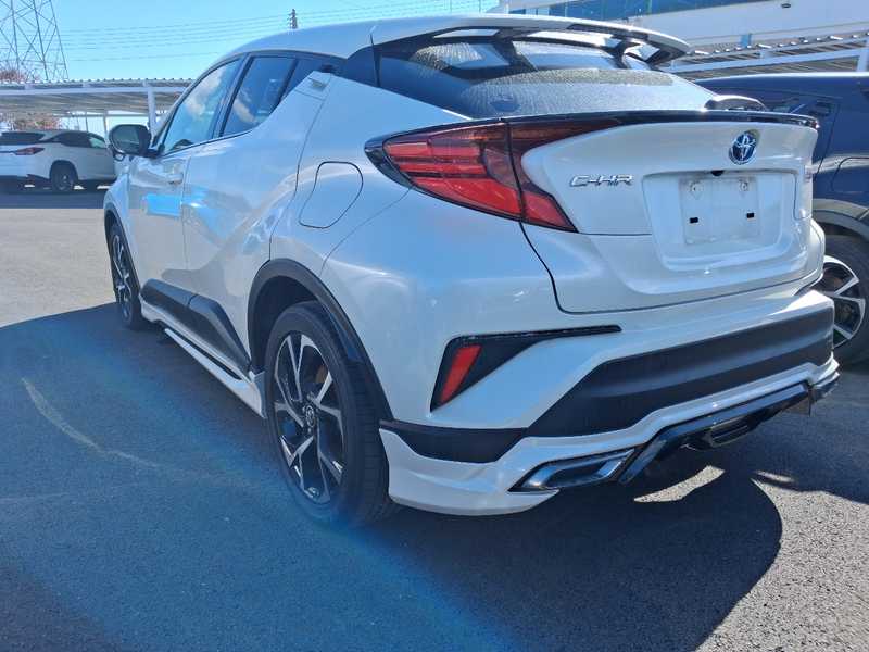 2021 Toyota C-HR 1,8L 2021 Cyprus