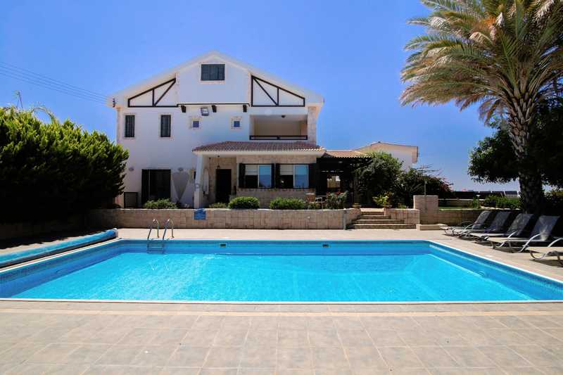 5-bedroom villa for sale