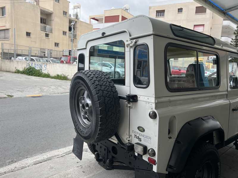 2000 Land Rover Defender 2,5L 2000 Cyprus