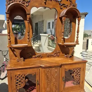 Ξύλινη κονσόλα, Larnaca — Troulloi