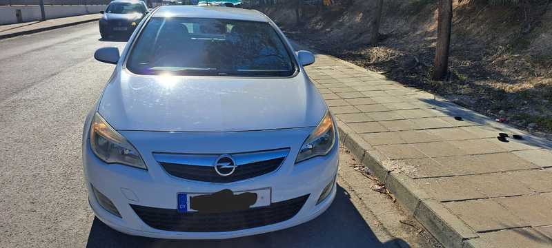 2010 Opel, Vauxhall Astra 1,6L 2010 Cyprus