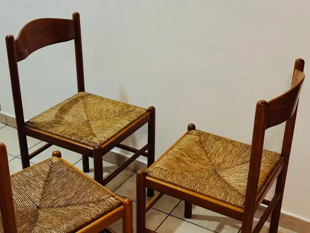 Καρέκλες τραπεζαρίας, Nicosia — Aglantzia