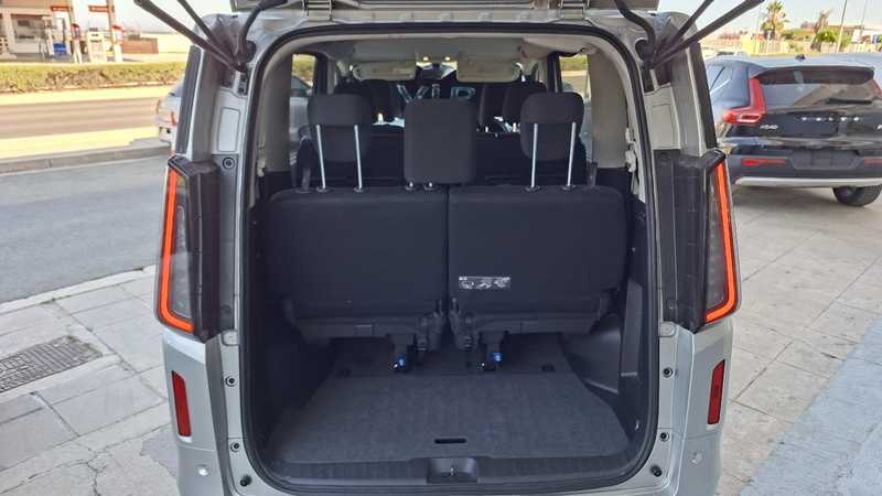 2023 Nissan Serena 2,0L 2023 Cyprus