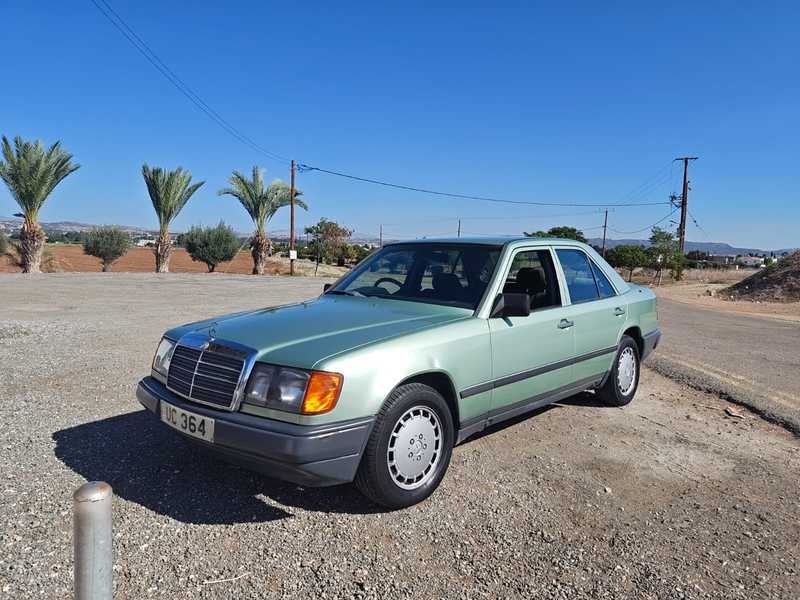 1987 Mercedes-Benz E-Class 2,0L 1987 Cyprus