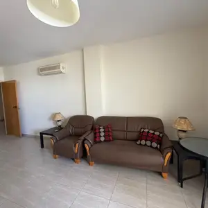 Brown sofa set 3x sofas, Larnaca — Oroklini