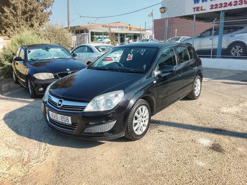 2009 Opel, Vauxhall Astra 1,6L 2009 Cyprus