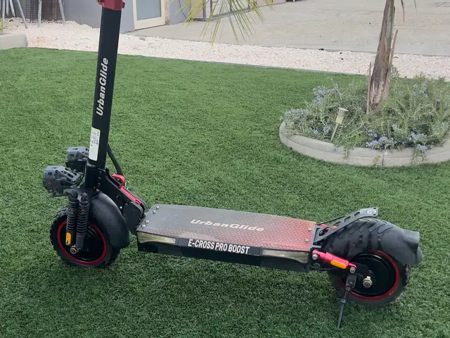 Urbanglide e-cross pro boost electric scooter, Limassol — Potamos Germasogeias