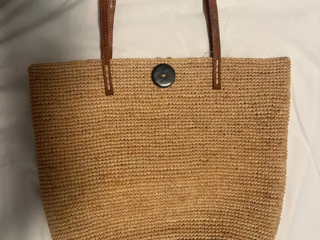 Beach bag, Επαρχία Λεμεσού — Λεμεσός - Ζακάκι