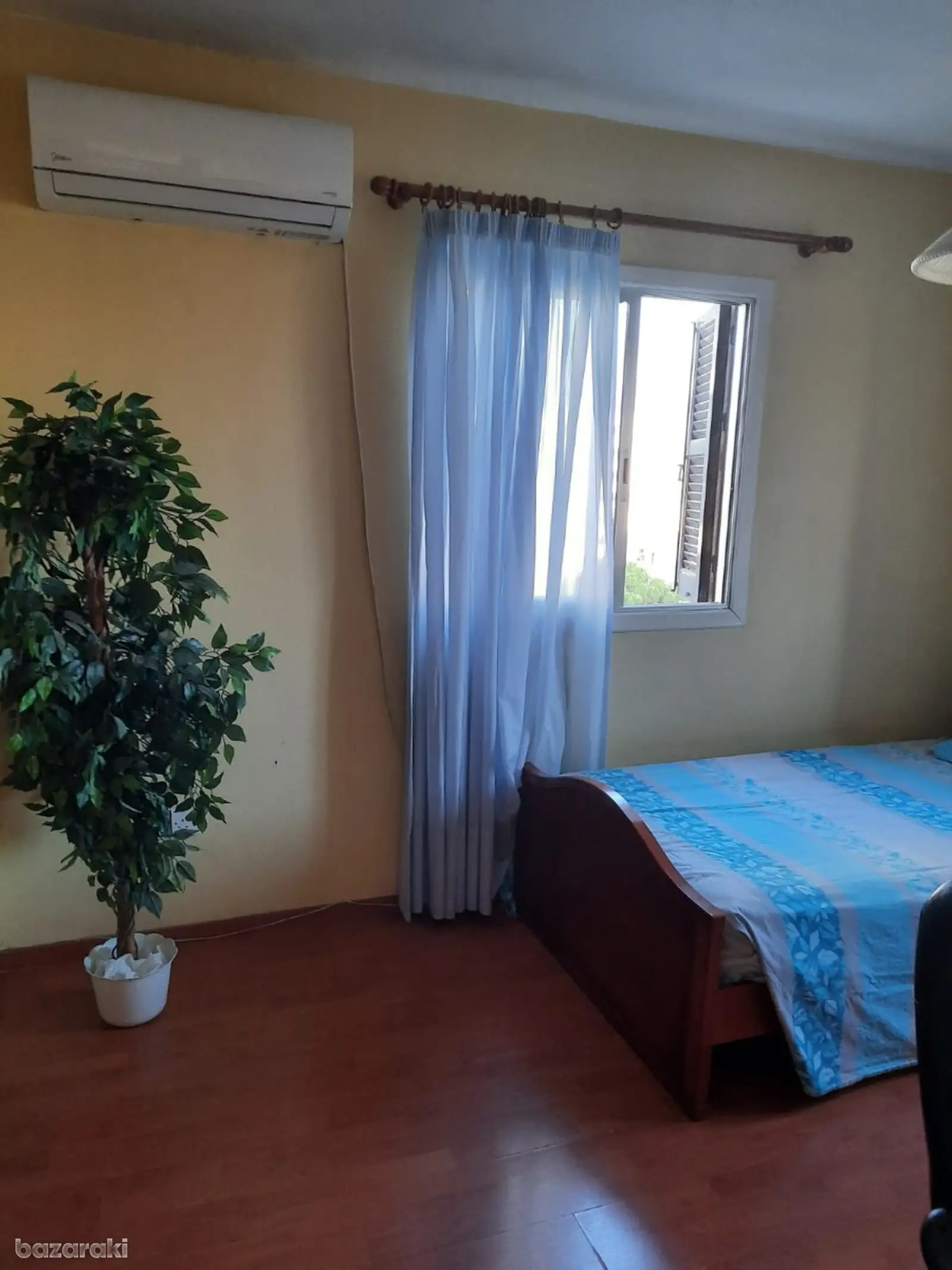 Room — 7