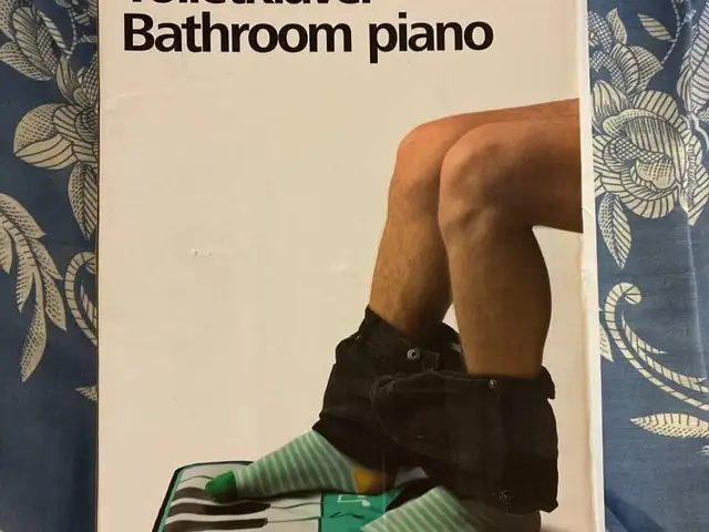 Funny bathroom piano - battery operated- like new condition w/ box, Paphos — Paphos - Agios Theodoros