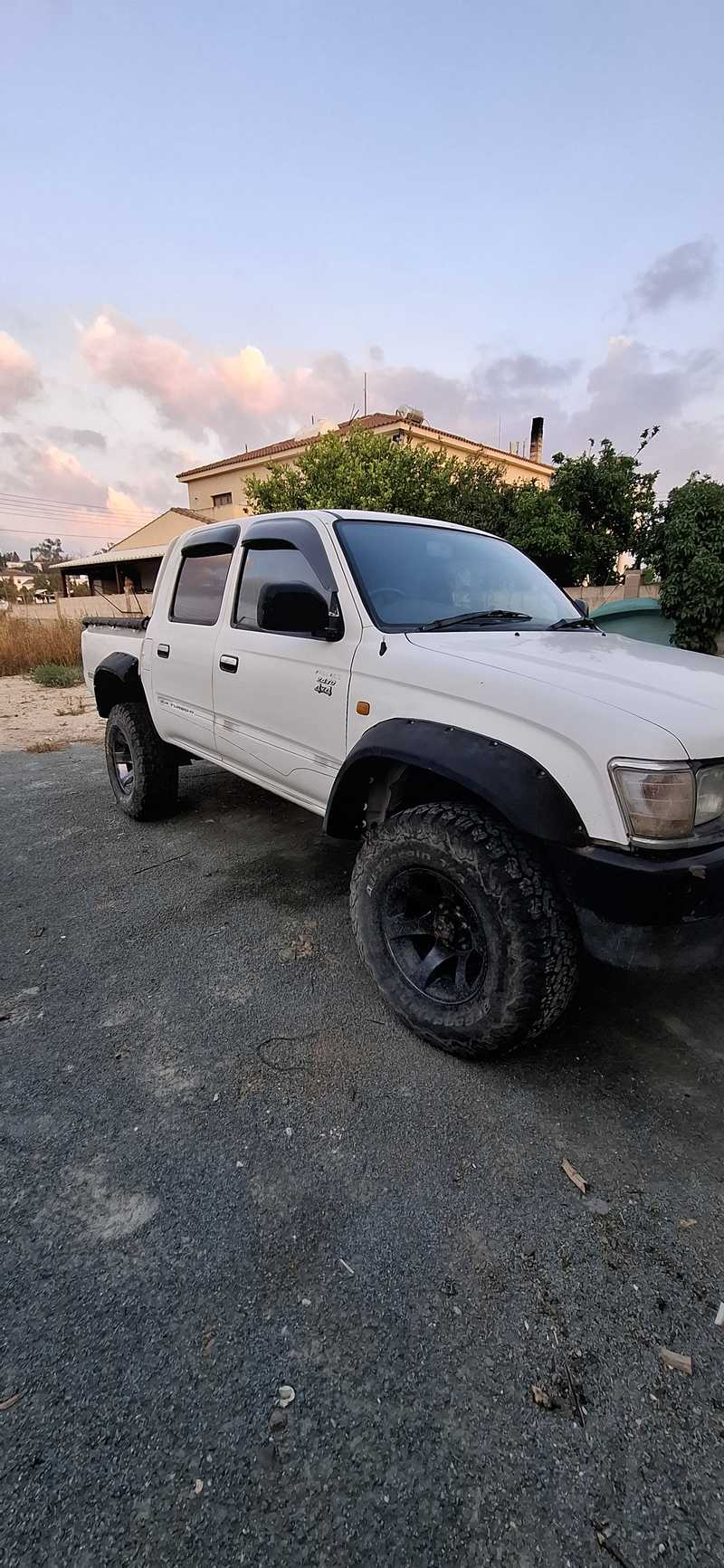 2000 Toyota Hilux 2,4L 2000 Cyprus