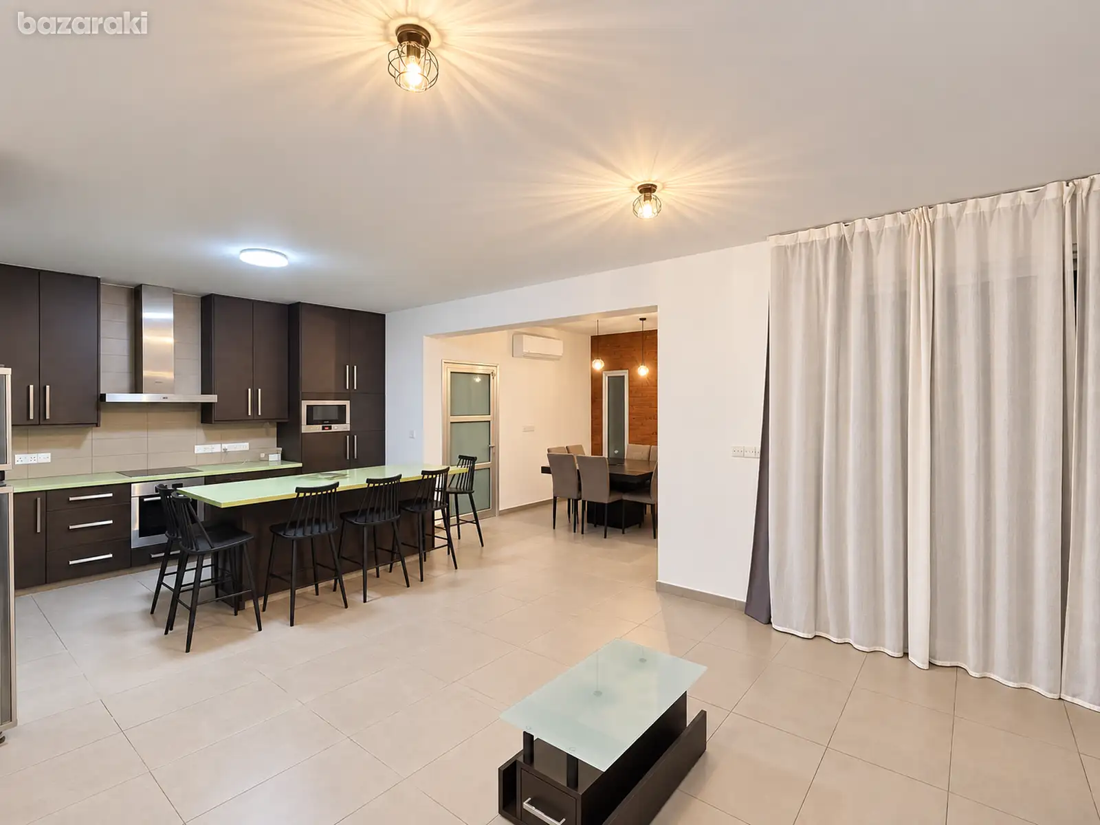 House, 3 bedrooms — 2