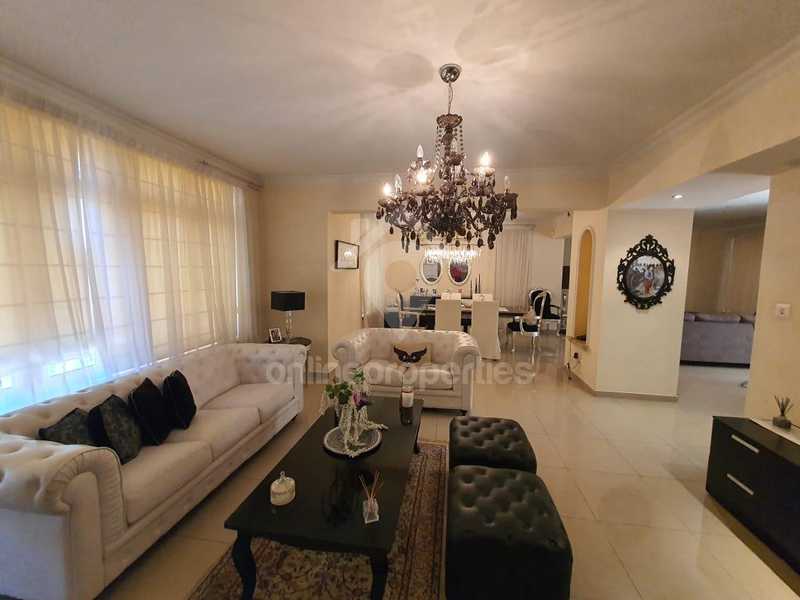 4-bedroom detached house for sale