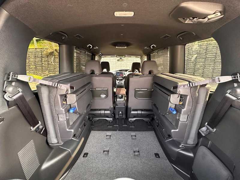 2020 Nissan Serena 2,0L 2020 Cyprus