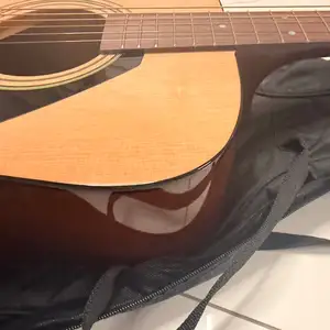Acoustic guitar, Επαρχία Λευκωσίας — Λατσιά - Άγιος Γεώργιος