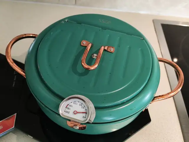 Japanese style deep fryer pot with built-in Thermometer, Επαρχία Λεμεσού — Άγιος Αθανάσιος