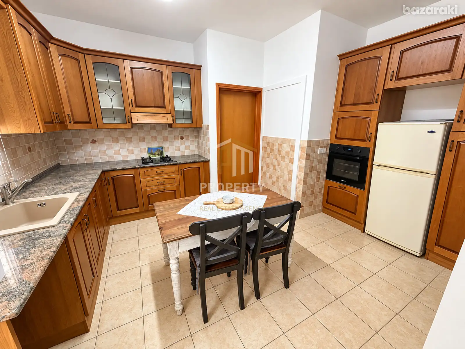 House, 3 bedrooms — 2