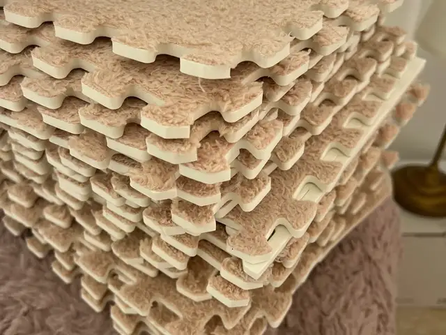 Puzzle carpet, Επαρχία Αμμοχώστου — Αγία Τριάδα