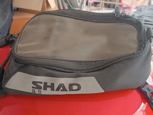 Shad magnetic motorcycle tank bag, Nicosia — Agioi Omologites