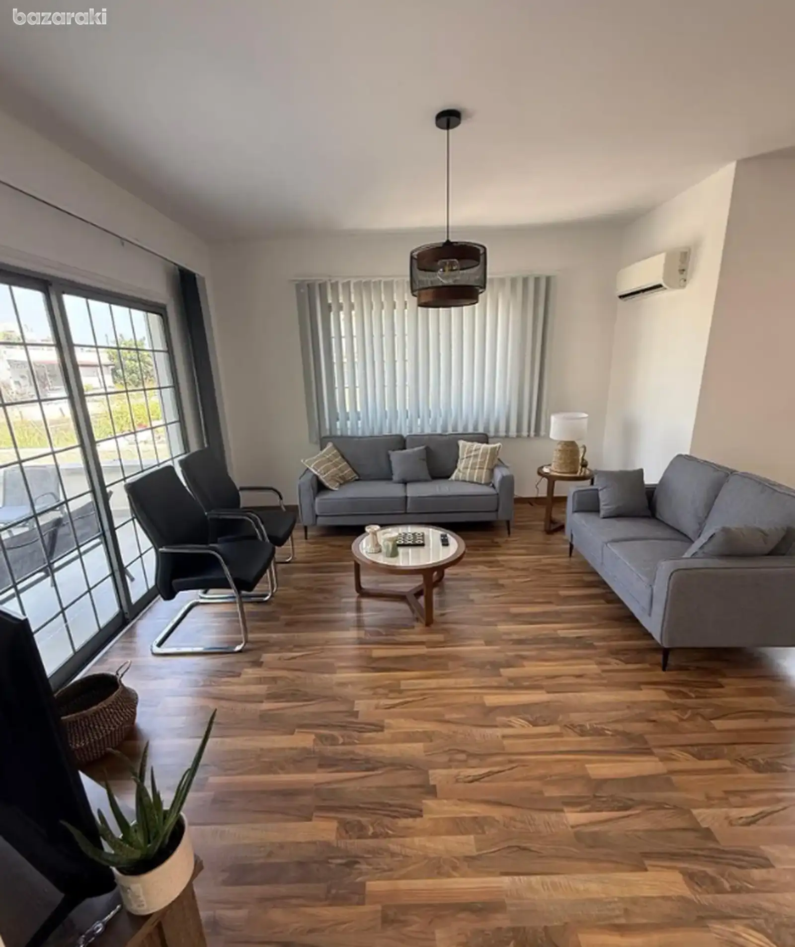 House, 3 bedrooms — 2