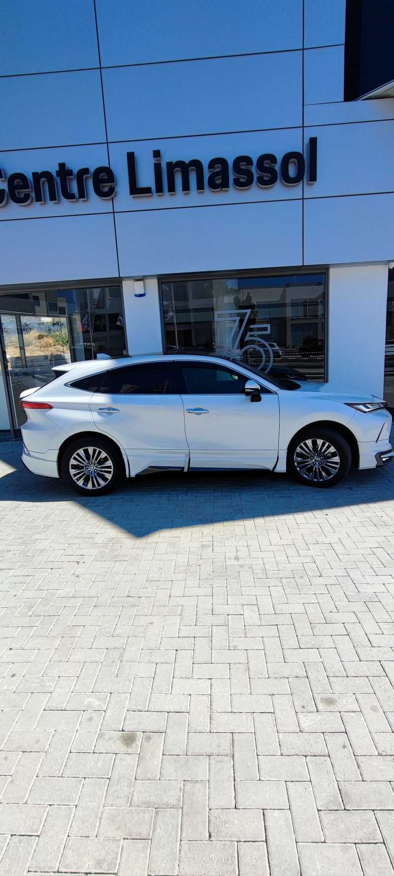 2022 Toyota Harrier 2,5L 2022 Cyprus