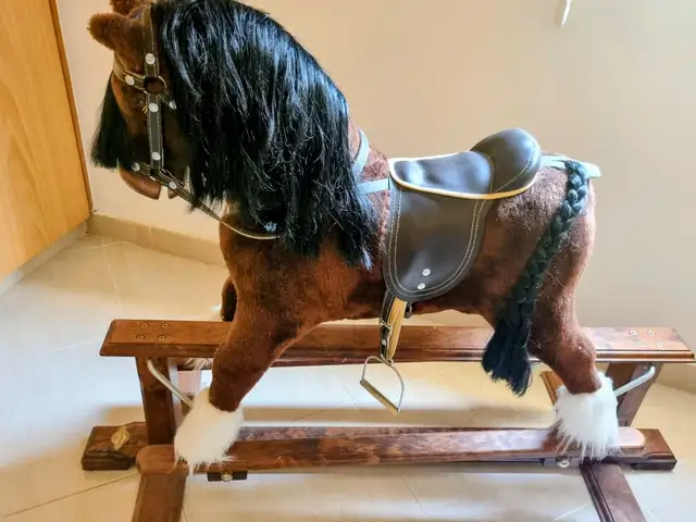 Handmade Rocking Horse - Never Used, Επαρχία Πάφου — Universal