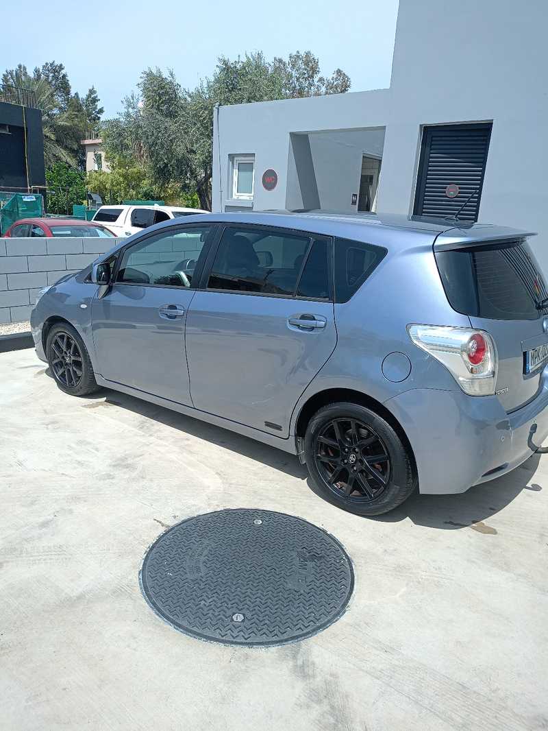2010 Toyota Verso 2,2L 2010 Cyprus