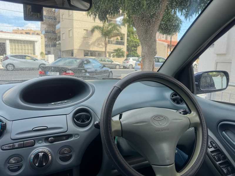 2000 Toyota Vitz 1,0L 2000 Cyprus