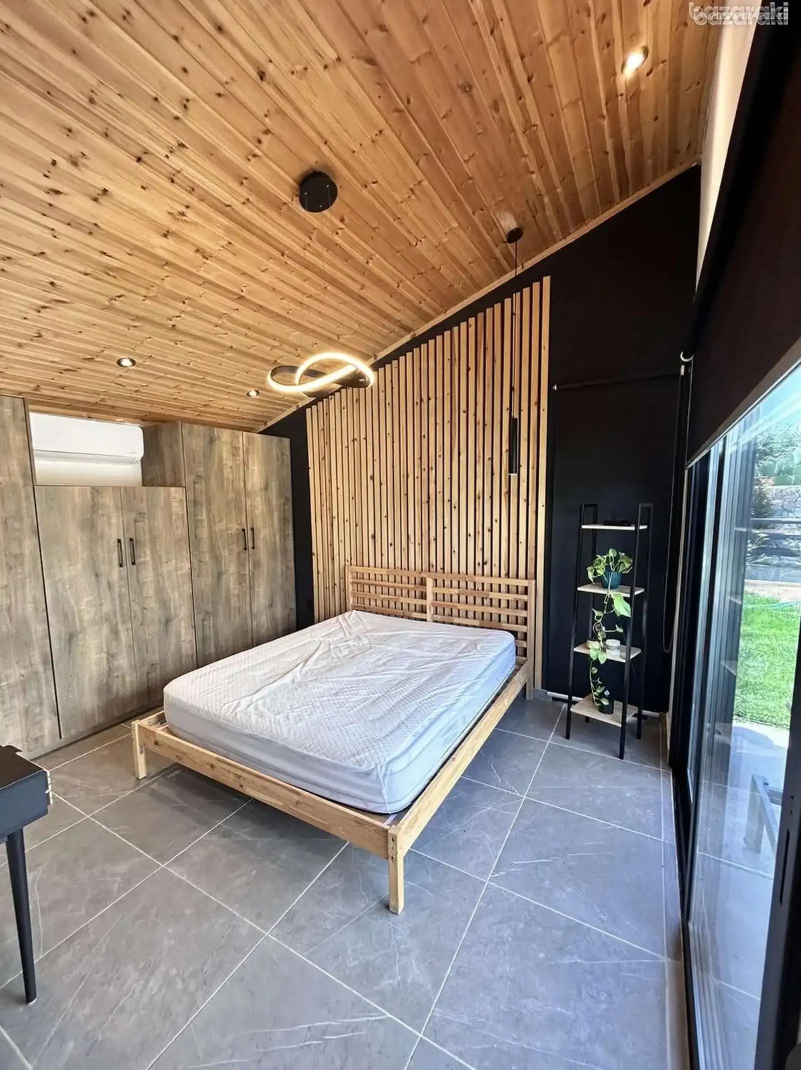 House, 1 bedroom — 12