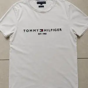 Tommy hilfiger t-shirt, Larnaca — Kiti