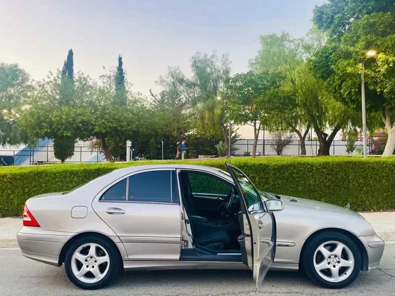 2004 Mercedes-Benz C-Class 2,2L 2004 Cyprus