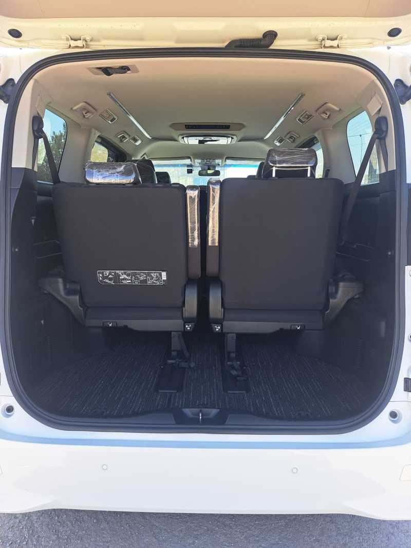 2020 Toyota Alphard 2,5L 2020 Cyprus