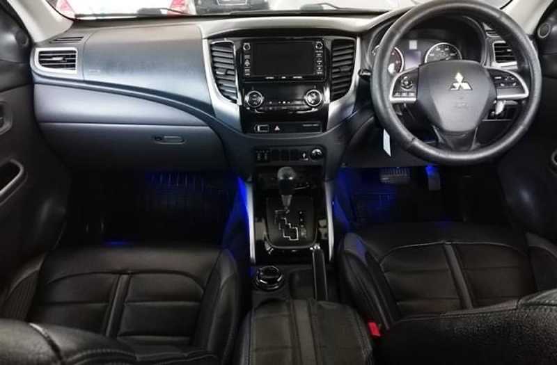 2015 Mitsubishi L200 2,4L 2015 Cyprus