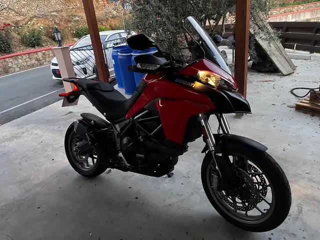 Ducati multistrada, Nicosia — Farmakas