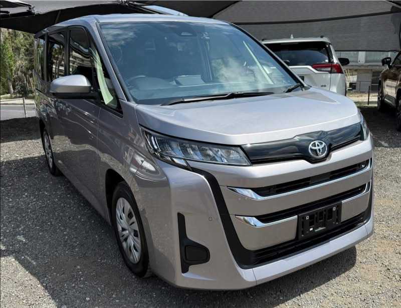 Toyota Noah 2,0L 2023