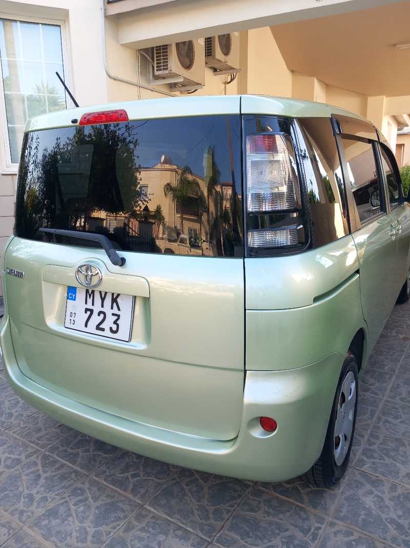 2013 Toyota Sienta 1,5L 2013 Cyprus