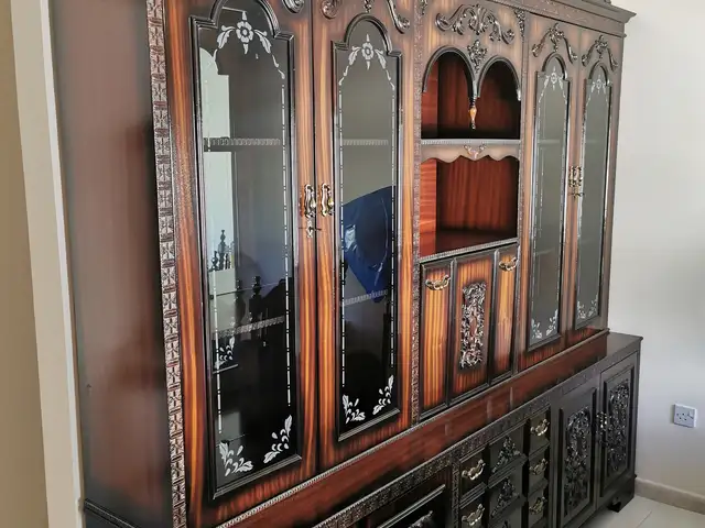 Wooden display cabinet - κλασική ξύλινη βιτρίνα/μπουφές, Επαρχία Λεμεσού — Λεμεσός - Αγία Φύλα