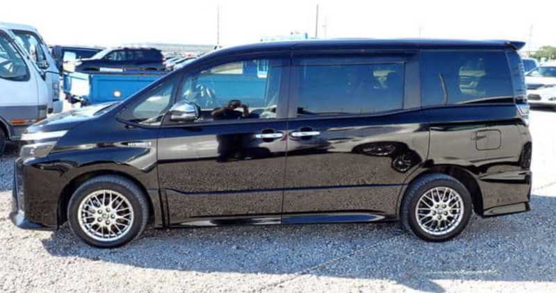 2021 Toyota Voxy 1,8L 2021 Cyprus