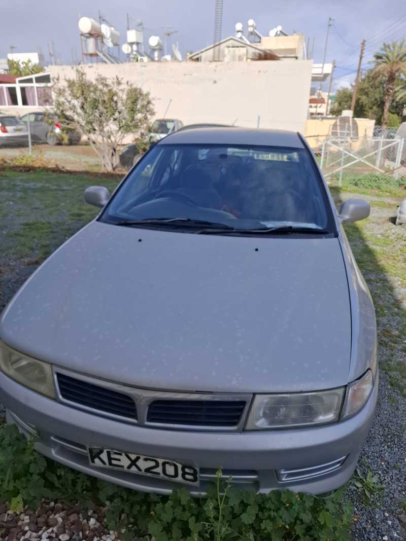 Mitsubishi Lancer 1,5L 2000