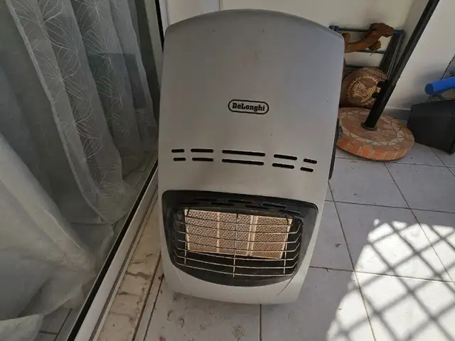 Delonghi gas fire, Επαρχία Πάφου — Αναρίτα
