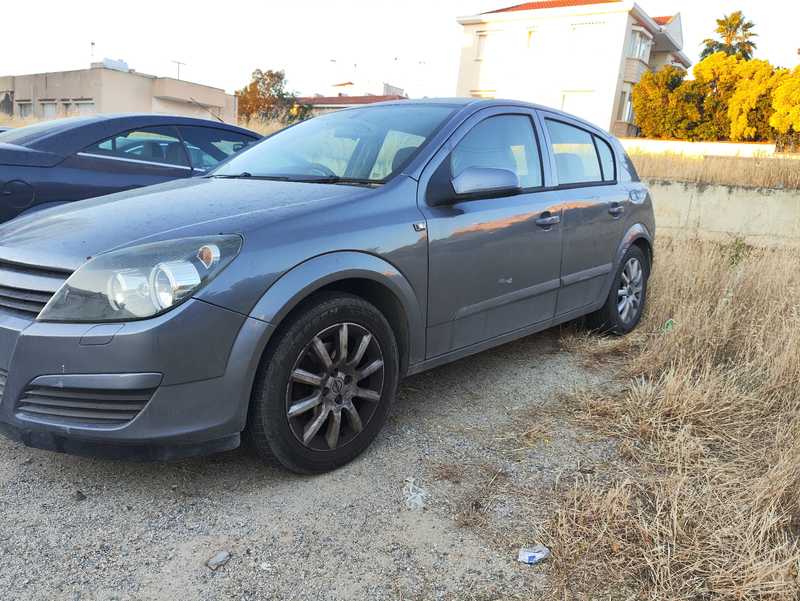 2004 Opel, Vauxhall Astra 1,6L 2004 Cyprus
