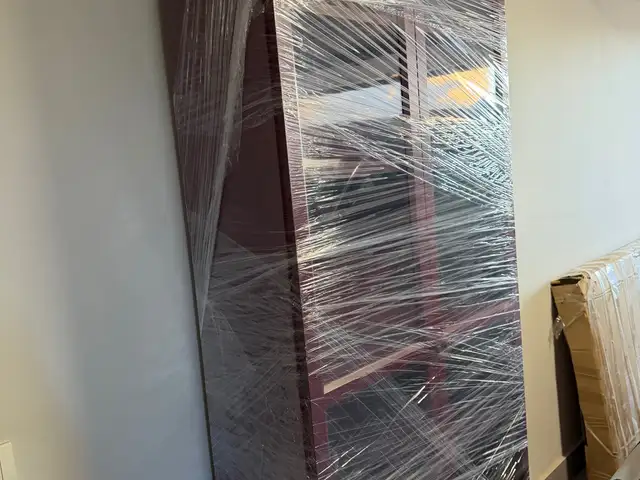 Ikea billy bookcase/ cabinet in burgundy, Επαρχία Λευκωσίας — Έγκωμη - Μακεδονίτισσα
